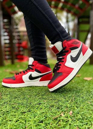 Кроссовки nike air jordan 1 retro red black4 фото