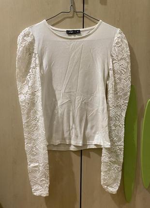 Кофта с кружевами