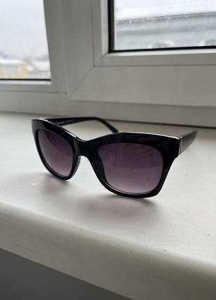 Солнцезащитные очки от house1 фото
