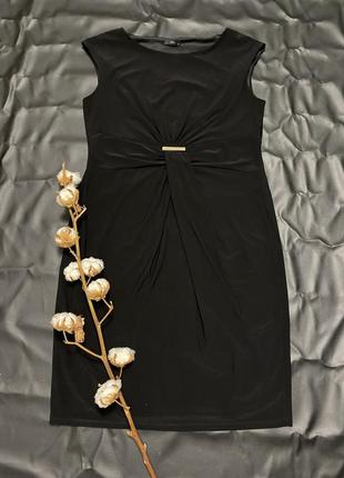 Платье черного цвета от бренда m&co.