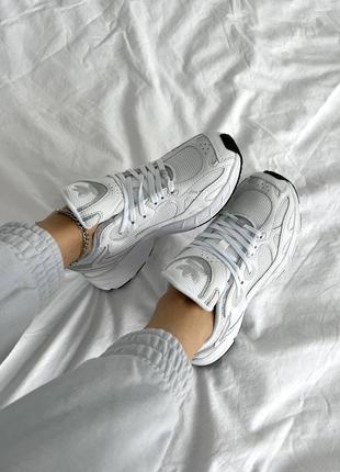 Adidas astir white кросівки