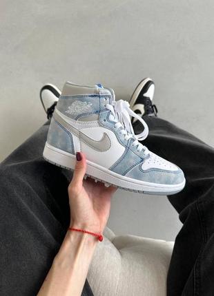 Стильные женские кроссовки nike air jordan 1 retro mid og hyper серо-голубые тай дай9 фото