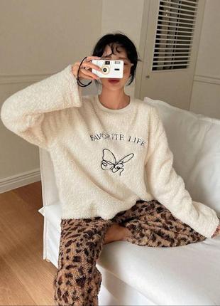 Очень стильная и мягкая плюшевая пижама2 фото