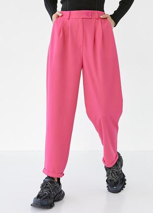 Розовые женские брюки с отворотом