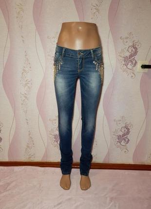 Новые синие джинсы с вышивкой бисером/стразами и поясом зауженные скинни слим1 фото