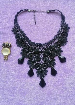 Колье из кружева