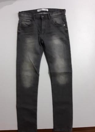 Фирменные джинсы 30р.