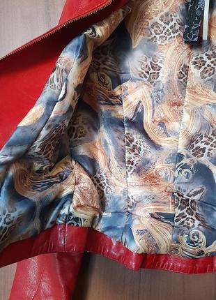 Куртка кожаная красная короткая мех лисы3 фото