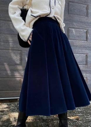 Женская велюровая юбка длины миди свободного кроя