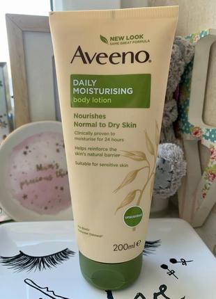 Aveeno daily moisturising lotion крем для обличчя та шиї.