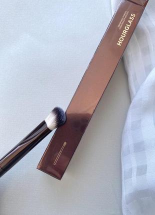 Hourglass vanish seamless finish concealer brush кисть пензлик консилер3 фото