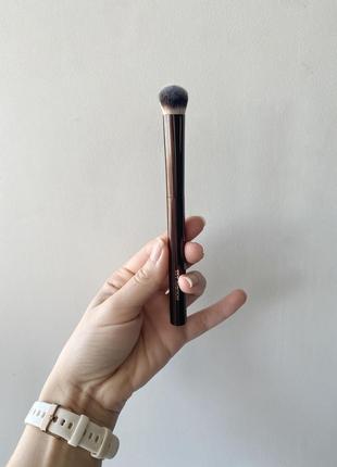 Hourglass vanish seamless finish concealer brush кисть пензлик консилер7 фото