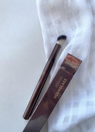 Hourglass vanish seamless finish concealer brush кисть пензлик консилер5 фото