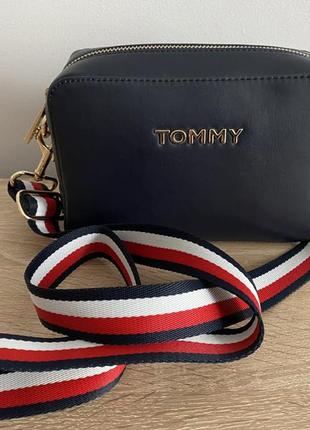 Кожаная сумочка Tommy