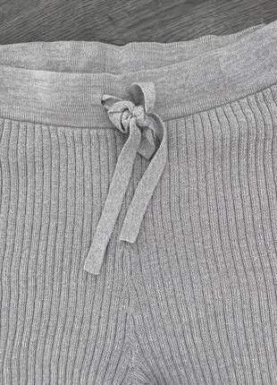 Серые вязаные брюки трикотажные брюки клеш прямые вязаные брюки h&amp;m вязаные брюки на резинке брюки в рубчик брюки в рубчик3 фото
