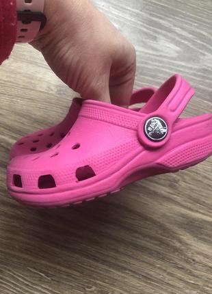 Сандалии кроксы розовые crocs оригинал c 7 24-25 размер3 фото