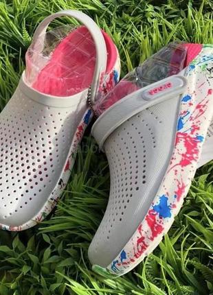 Крокс лайтрайд клог сірі з кляксами crocs literide clog pearl/white