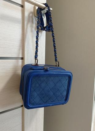 Квадратка сумка клатч кейс с длинным ремешком.1 фото