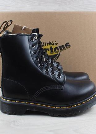 Зимові шкіряні жіночі черевики з хутром dr. martens 1460 serena оригінал1 фото