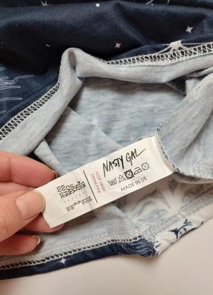 Укорочена футболка з принтом nasty gal6 фото