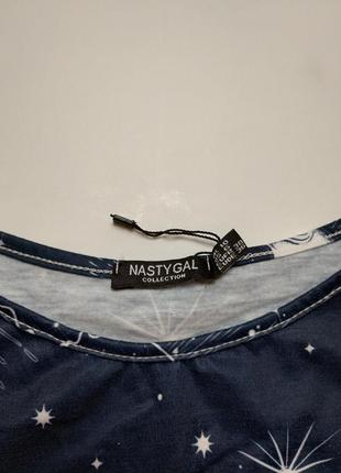 Укорочена футболка з принтом nasty gal5 фото