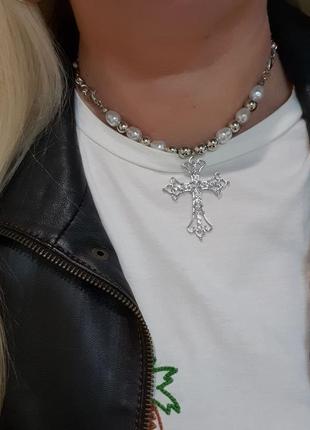 Массивный чокер ожерелье с крестом из жемчуга2 фото