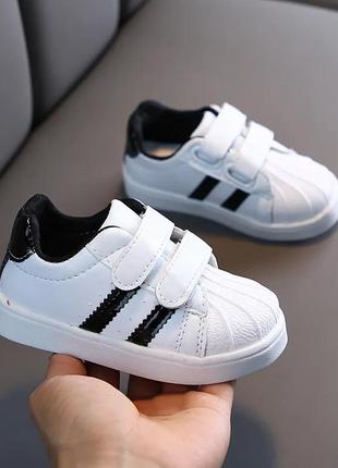 Кроссовки кеды в столе adidas2 фото