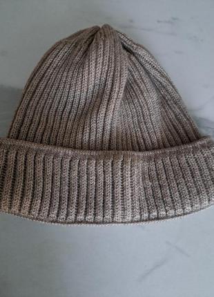Стильная женская шапка