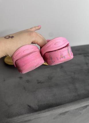 Розовые шлепанцы крокс единорог8 фото