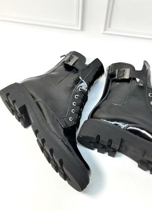 Женские ботинки черного цвета кожаные лаковые демисезонные в наличии 42р под заказ 36-43р5 фото
