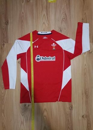 Регбойный рашгард under armour.