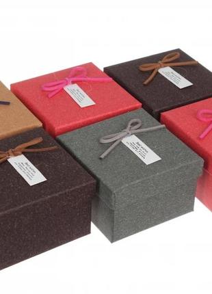 Подарункові коробочки для біжутерії 8,5*8,5*5,5см (упаковка 6шт) з подушечкою