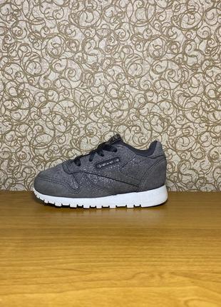 Дитячі шкіряні кросівки reebok classic оригінал розмір 21.52 фото