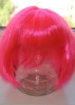 Розовый парик каре