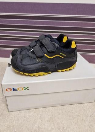 Демісезонні термо черевики кросівки geox р.37,38