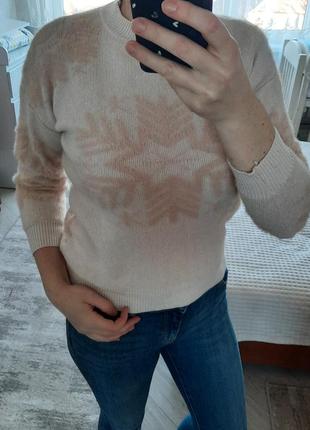 Мякенький вязаний светр