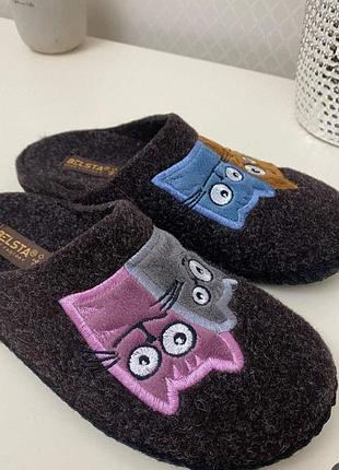 Капці войлочні белста зі зъомной устілкой