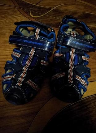 Спортивні босоніжки , закриті босоніжки, сандалі