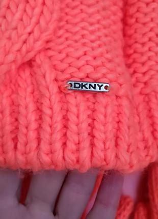 Набор шапка и перчатки персикового цвета. dkny.5 фото