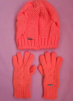 Набор шапка и перчатки персикового цвета. dkny.2 фото