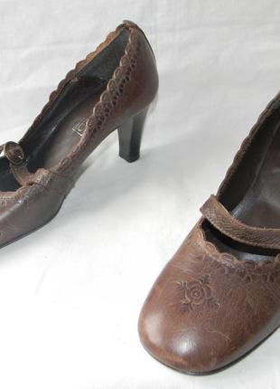 Жіночі шкіряні туфлі manfield р. 38 дл.ст 25см