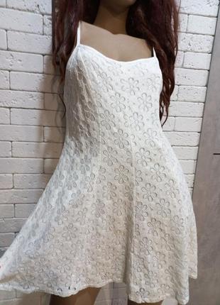 Гарна,ніжна,стильна,з мережива молочна,коротка,сукня3 фото