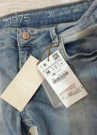 Прямые зауженные базовые летние джинсы zara denim с потертостями, турция6 фото