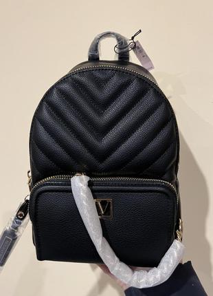 Рюкзак черный victoria's secret pebbled v-quilt small city backpack3 фото