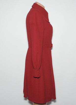 Бордовое платье-блейзер с длинными рукавами и застежками на пуговицы с поясом6 фото