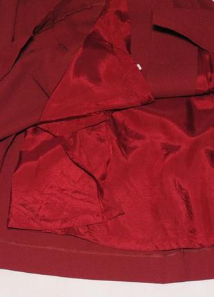 Бордовое платье-блейзер с длинными рукавами и застежками на пуговицы с поясом9 фото