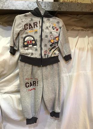 Спортивний костюм