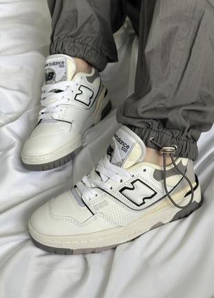 Шикарные женские кроссовки new balance 550 white cool grey белые с серым