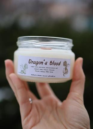 Свічка з ароматом кров дракона арома свічка дракон dragon blood