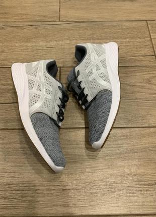 Кроссовки asics